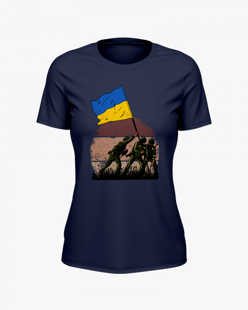 Футболка жіноча з принтом ЗСУ встановлюють флаг України Футболка жіноча з принтом ЗСУ встановлюють флаг України